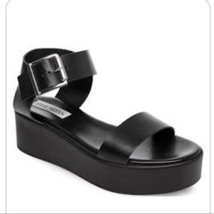 STEVE MADDEN Black Leather Platform Sandals